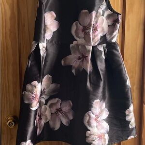 Knee length floral structured dress